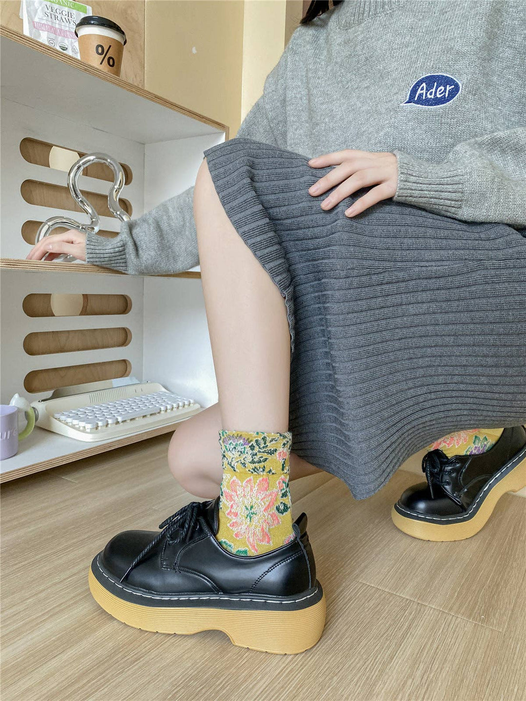 Retro Flower Pattern Mid-Calf Socks 5-Pack with vintage floral boho coastal style