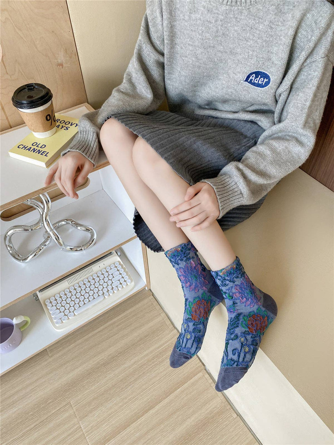 Retro Flower Pattern Mid-Calf Socks 5-Pack with boho vintage floral coastal style