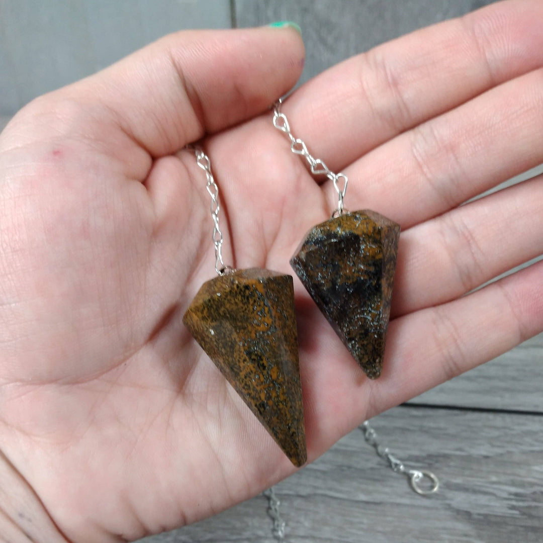Green Aventurine Regular Gemstone Pendulum for heart chakra healing and intuitive divination