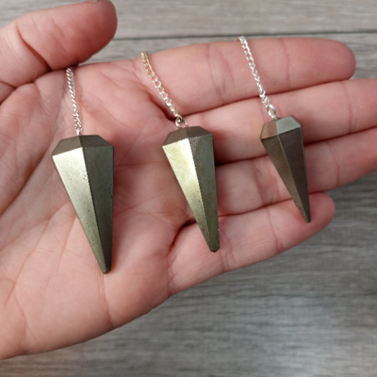 Green Aventurine Regular Gemstone Pendulum for heart chakra healing and intuitive divination
