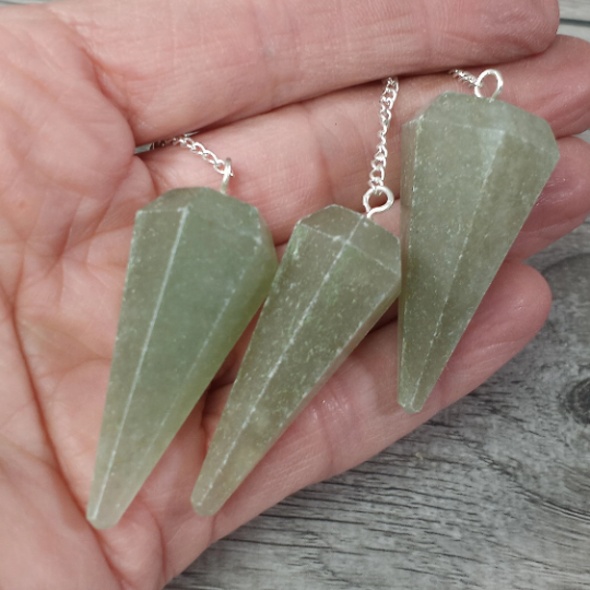 Gemstone Pendulums: Green Aventurine