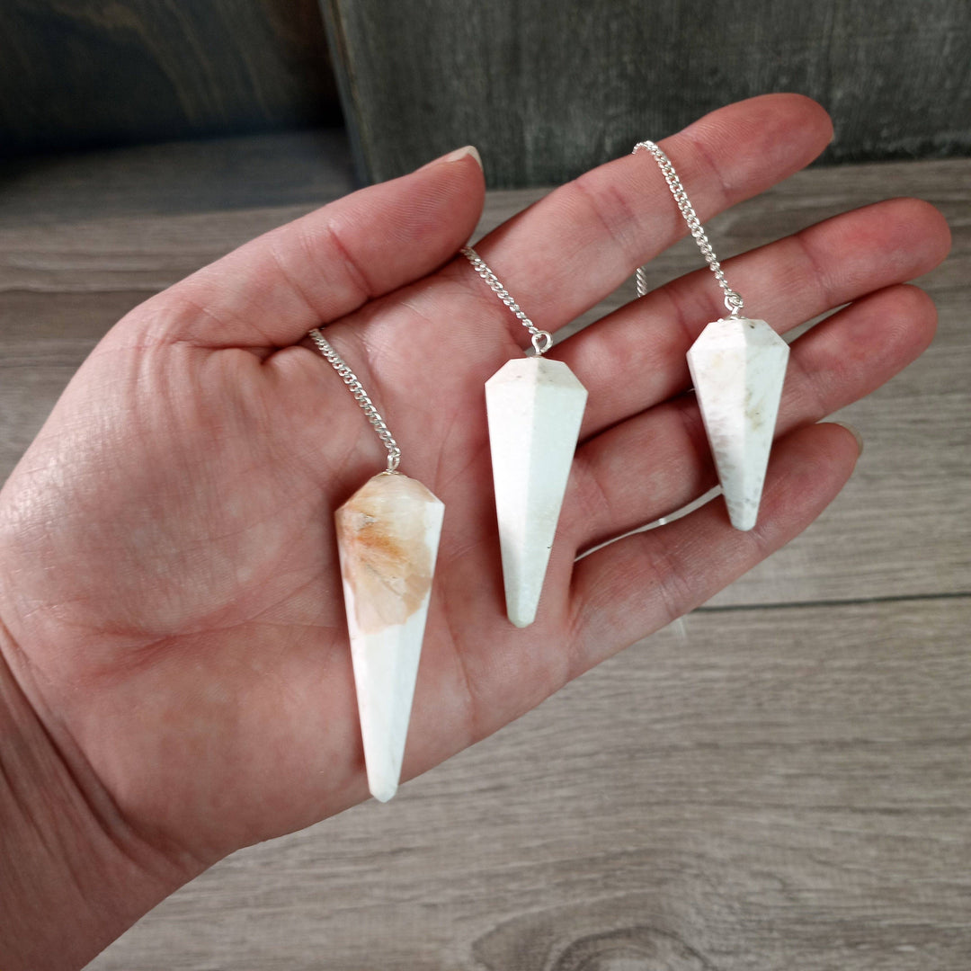 Green Aventurine Regular Pendulum for heart chakra healing and intuitive divination work